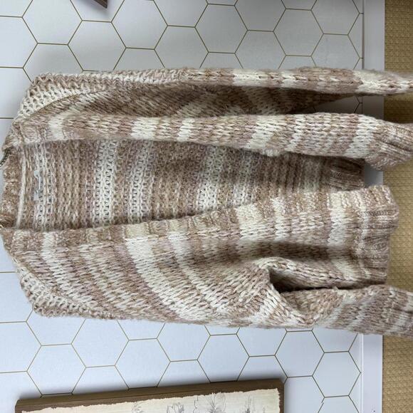 American Eagle Tan Cozy Chunky Knit Cardigan Sweater - Size - Medium - Picture 6 of 6